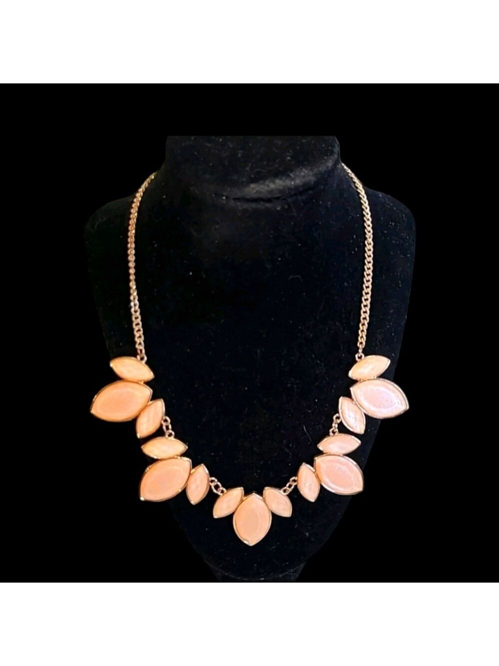 Vintage Charming Charlie Rose Gold Tone Pink Glitter Acrylic Statement Necklace
